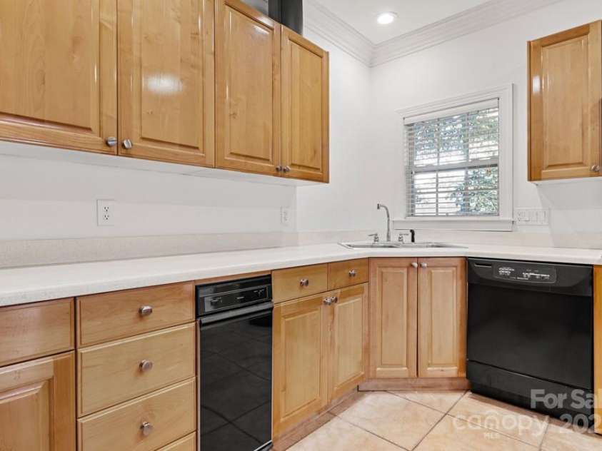 9177 Bonnie Briar Circle, Charlotte, NC 28277.  MLS# CAR4300122, YatesRealty ID 29784. 