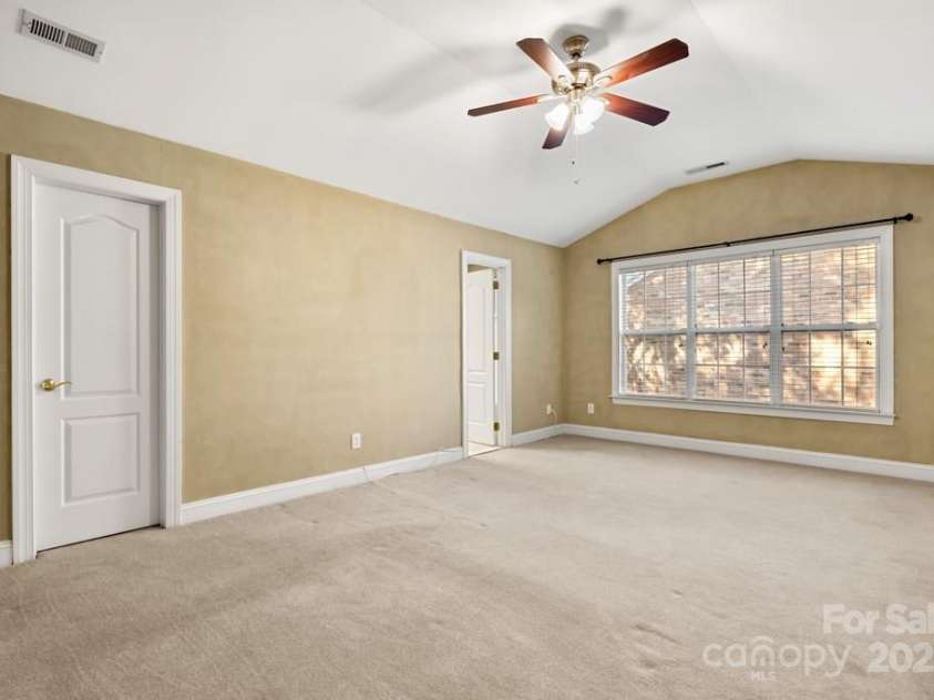 9177 Bonnie Briar Circle, Charlotte, NC 28277.  MLS# CAR4300122, YatesRealty ID 29784. 