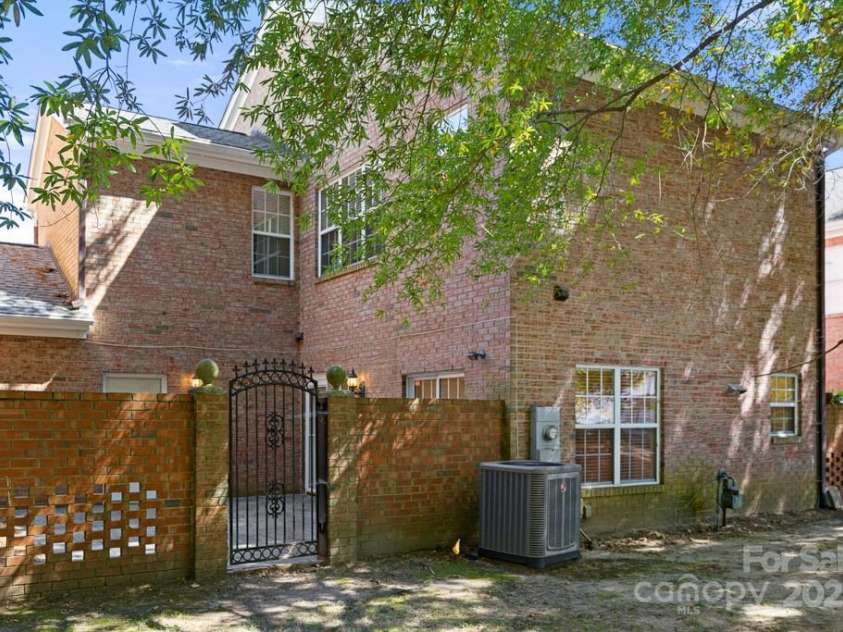 9177 Bonnie Briar Circle, Charlotte, NC 28277.  MLS# CAR4300122, YatesRealty ID 29784. 