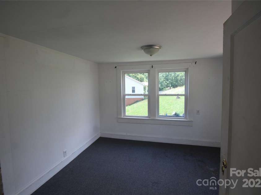 105 Summit Street, Marion, NC 28752.  MLS# CAR4281289, YatesRealty ID 29785. 