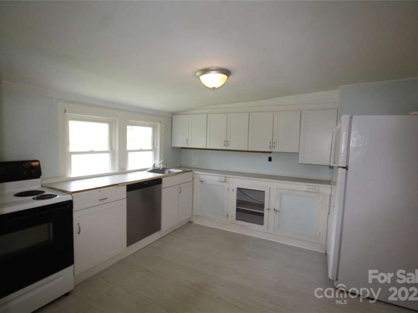 105 Summit Street, Marion, NC 28752.  MLS# CAR4281289, YatesRealty ID 29785. 