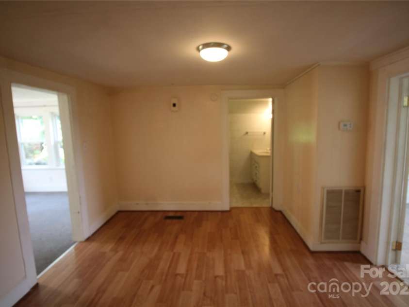 105 Summit Street, Marion, NC 28752.  MLS# CAR4281289, YatesRealty ID 29785. 