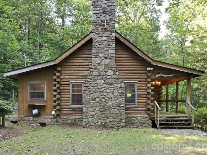 3 Parkview Drive Extension, Asheville, NC 28805.  MLS# CAR4392893, YatesRealty ID 29786. 