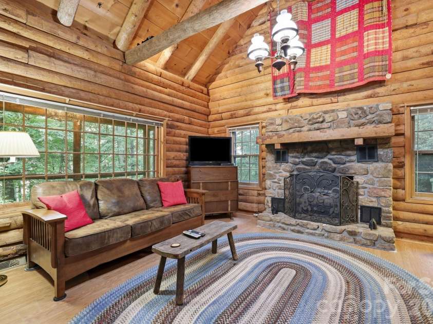 3 Parkview Drive Extension, Asheville, NC 28805.  MLS# CAR4392893, YatesRealty ID 29786. 