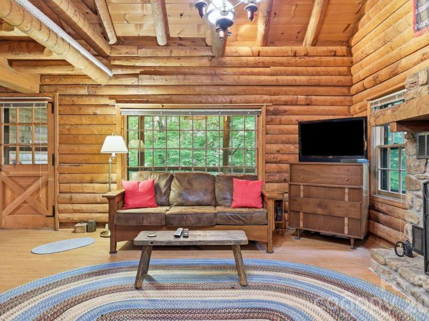 3 Parkview Drive Extension, Asheville, NC 28805.  MLS# CAR4392893, YatesRealty ID 29786. 