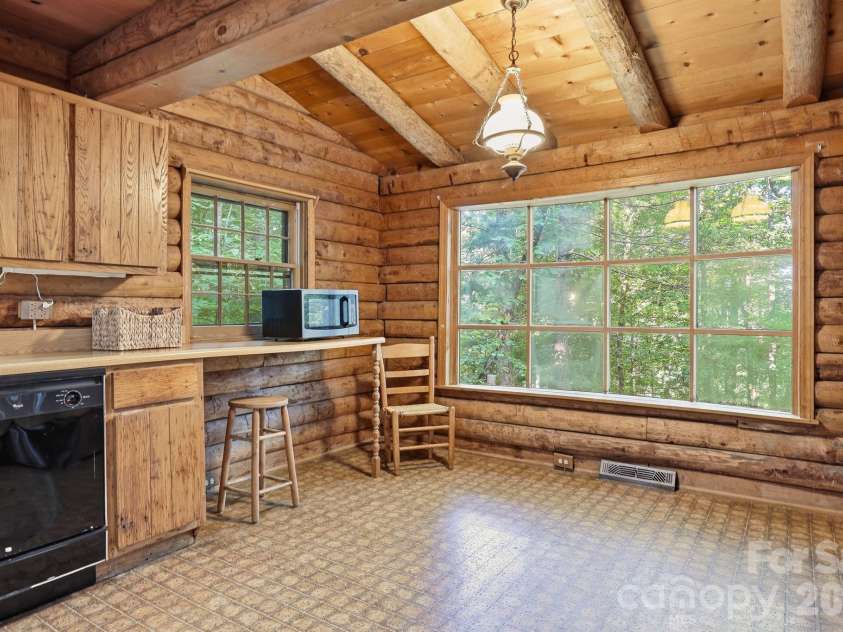 3 Parkview Drive Extension, Asheville, NC 28805.  MLS# CAR4392893, YatesRealty ID 29786. 