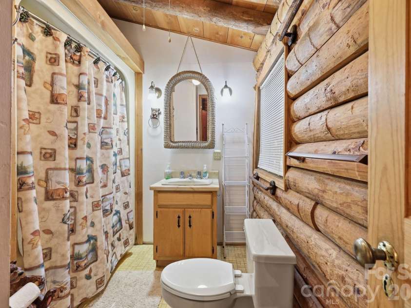 3 Parkview Drive Extension, Asheville, NC 28805.  MLS# CAR4392893, YatesRealty ID 29786. 