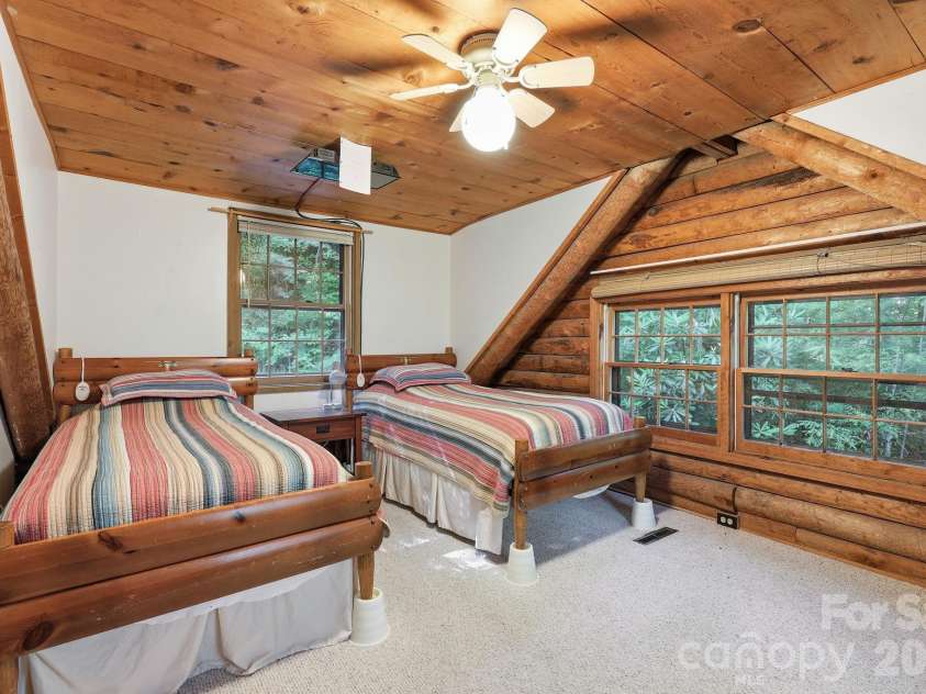 3 Parkview Drive Extension, Asheville, NC 28805.  MLS# CAR4392893, YatesRealty ID 29786. 