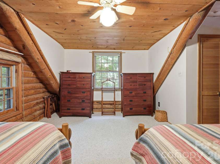 3 Parkview Drive Extension, Asheville, NC 28805.  MLS# CAR4392893, YatesRealty ID 29786. 