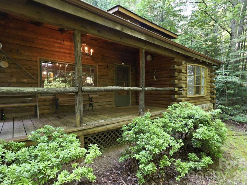 3 Parkview Drive Extension, Asheville, NC 28805.  MLS# CAR4392893, YatesRealty ID 29786. 