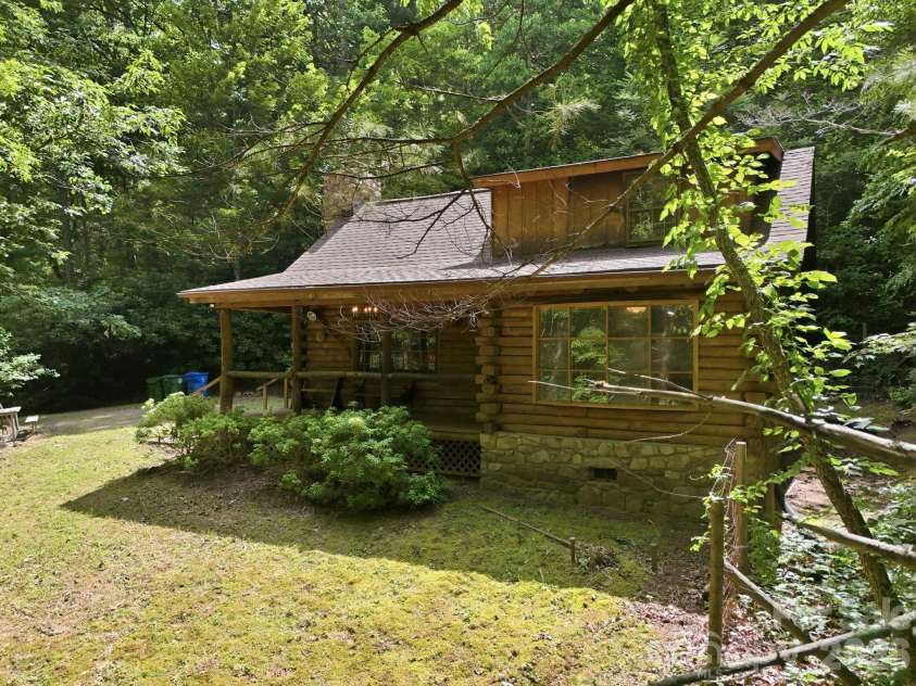 3 Parkview Drive Extension, Asheville, NC 28805.  MLS# CAR4392893, YatesRealty ID 29786. 