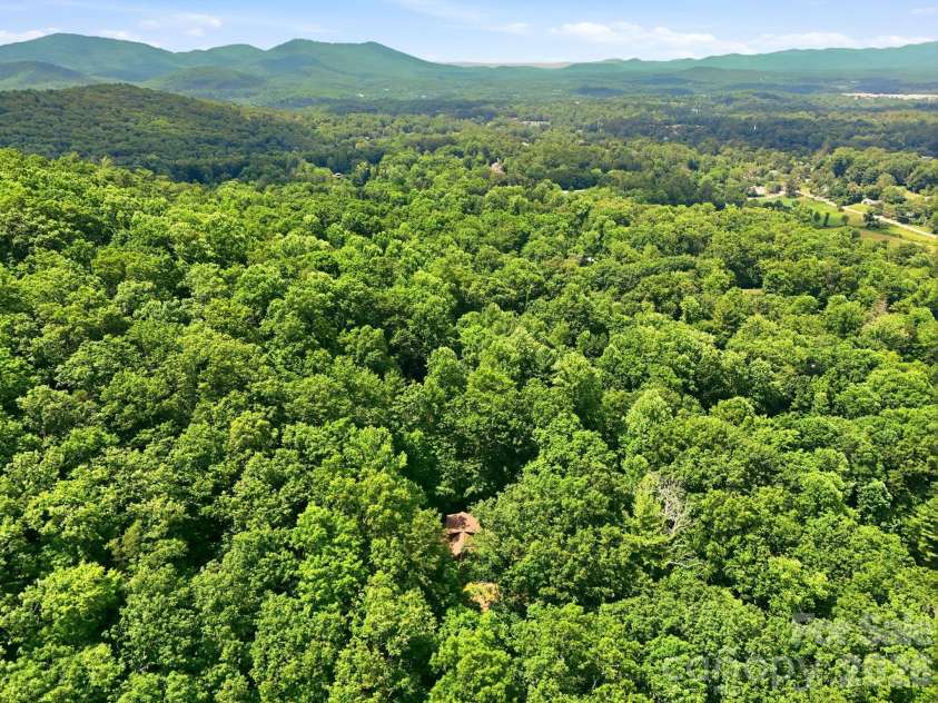3 Parkview Drive Extension, Asheville, NC 28805.  MLS# CAR4392893, YatesRealty ID 29786. 