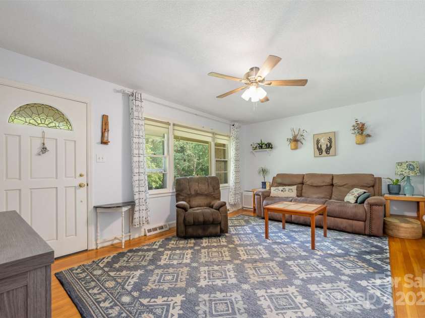 311 Rollingwood Drive, Stanley, NC 28164.  MLS# CAR4284390, YatesRealty ID 29786. 