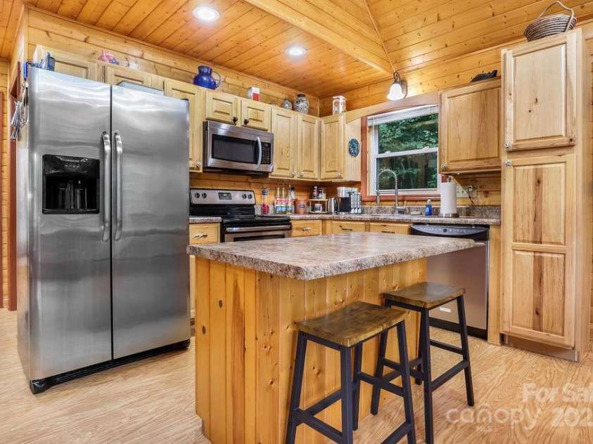 4271 Old Field Creek Road, Grassy Creek, NC 28631.  MLS# CAR4284275, YatesRealty ID 2979. Kitchen