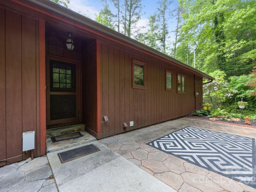 506 Cripple Creek, Sylva, NC 28779.  MLS# CAR4283838, YatesRealty ID 29790. 