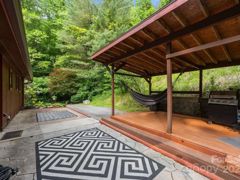 506 Cripple Creek, Sylva, NC 28779.  MLS# CAR4283838, YatesRealty ID 29790. 