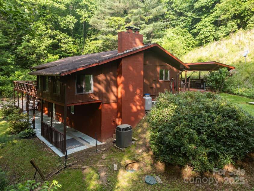 506 Cripple Creek, Sylva, NC 28779.  MLS# CAR4283838, YatesRealty ID 29790. 