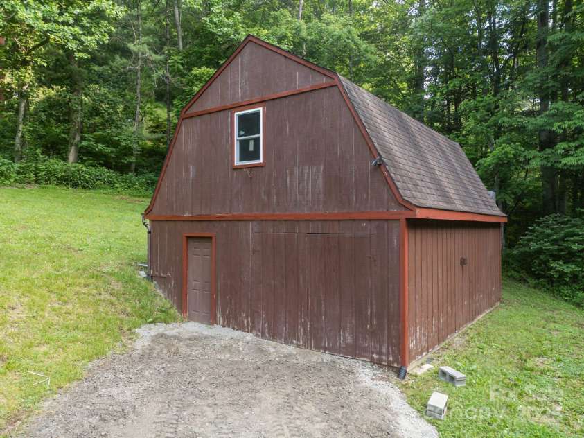 506 Cripple Creek, Sylva, NC 28779.  MLS# CAR4283838, YatesRealty ID 29790. 