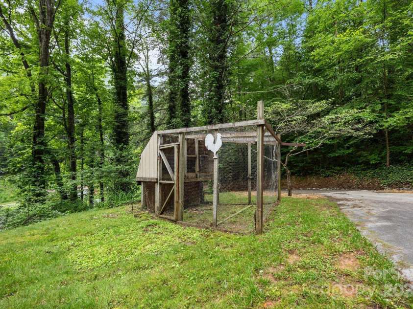 506 Cripple Creek, Sylva, NC 28779.  MLS# CAR4283838, YatesRealty ID 29790. 