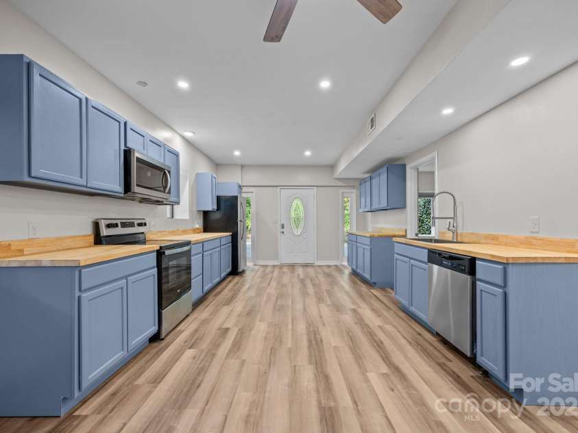 506 Cripple Creek, Sylva, NC 28779.  MLS# CAR4283838, YatesRealty ID 29790. 