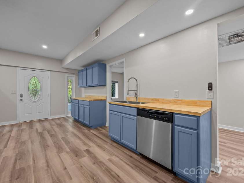 506 Cripple Creek, Sylva, NC 28779.  MLS# CAR4283838, YatesRealty ID 29790. 