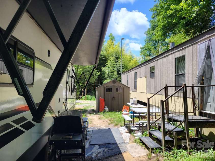 51 Bird Creek Estates Road, Black Mountain, NC 28711.  MLS# CAR4392625, YatesRealty ID 29791. 