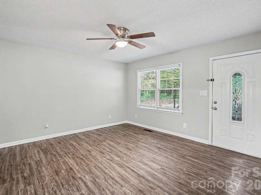 505 13th Street, Bessemer City, NC 28016.  MLS# CAR4391828, YatesRealty ID 29792. 