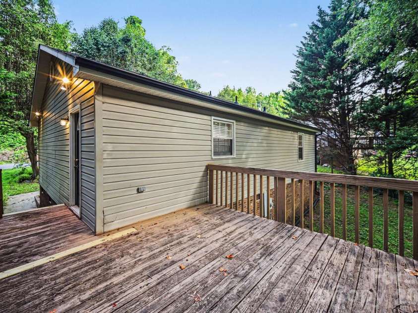 505 13th Street, Bessemer City, NC 28016.  MLS# CAR4391828, YatesRealty ID 29792. 