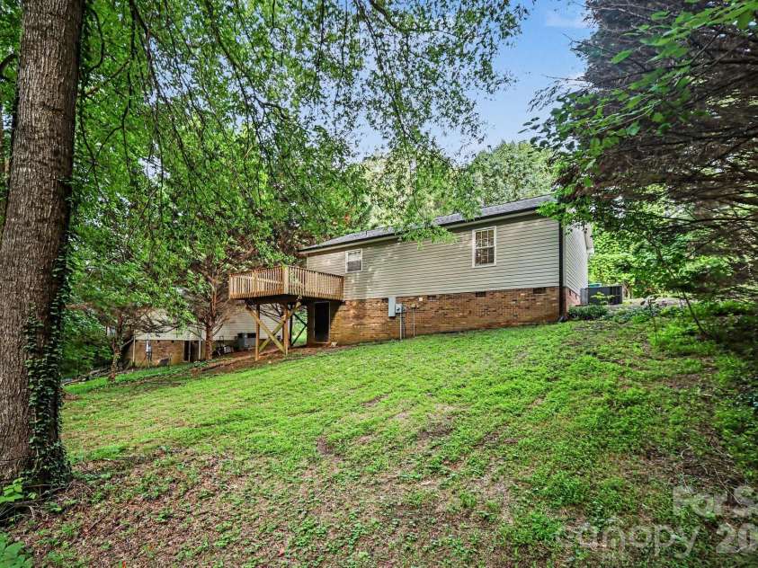505 13th Street, Bessemer City, NC 28016.  MLS# CAR4391828, YatesRealty ID 29792. 