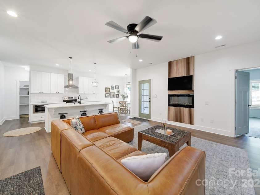 333 Anne Avenue, Waxhaw, NC 28173.  MLS# CAR4301084, YatesRealty ID 29794. 