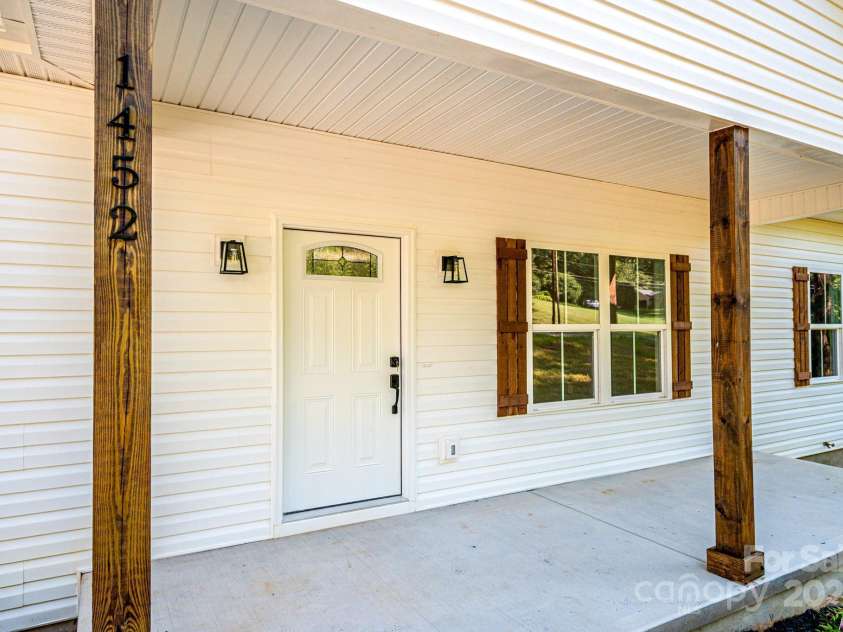 1452 7th Street, Newton, NC 28658.  MLS# CAR4287379, YatesRealty ID 29795. 