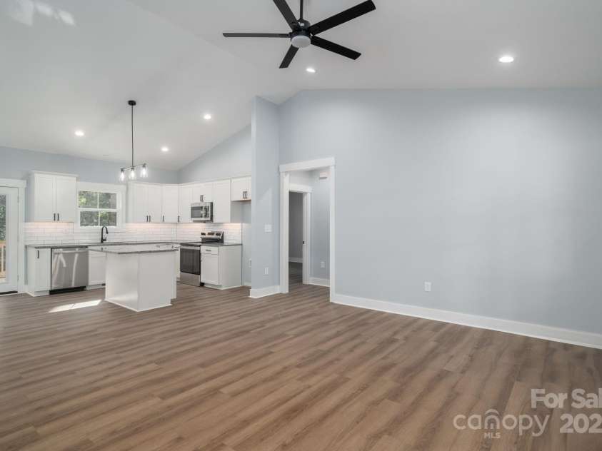 1452 7th Street, Newton, NC 28658.  MLS# CAR4287379, YatesRealty ID 29795. 