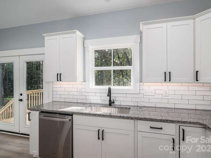 1452 7th Street, Newton, NC 28658.  MLS# CAR4287379, YatesRealty ID 29795. 