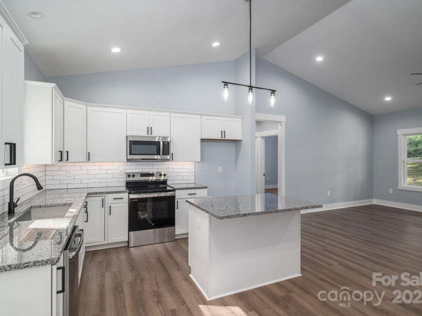 1452 7th Street, Newton, NC 28658.  MLS# CAR4287379, YatesRealty ID 29795. 