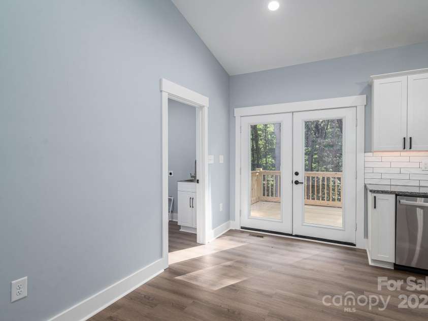 1452 7th Street, Newton, NC 28658.  MLS# CAR4287379, YatesRealty ID 29795. 