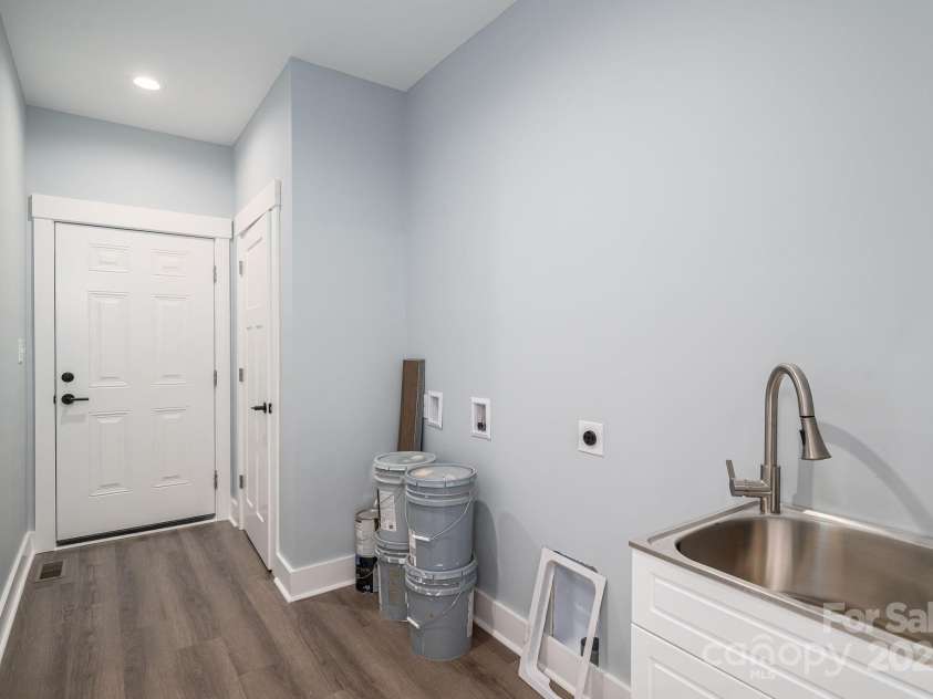 1452 7th Street, Newton, NC 28658.  MLS# CAR4287379, YatesRealty ID 29795. 