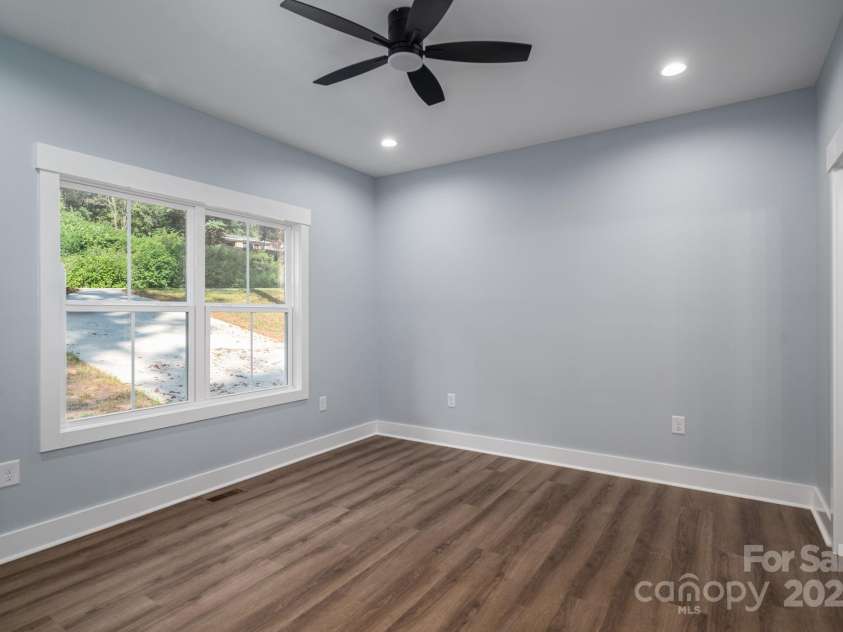 1452 7th Street, Newton, NC 28658.  MLS# CAR4287379, YatesRealty ID 29795. 