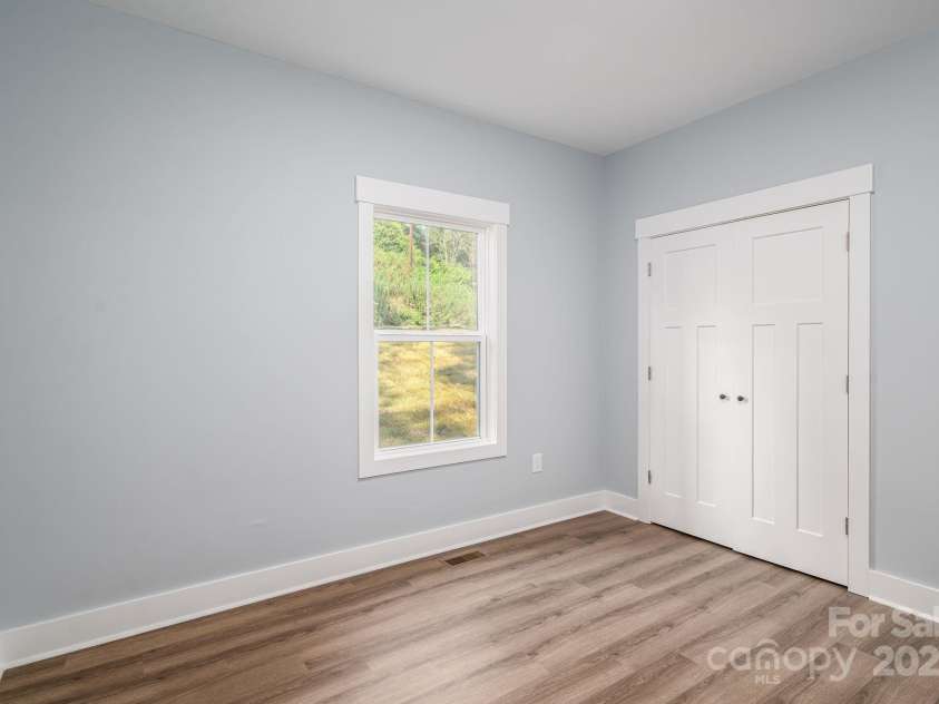 1452 7th Street, Newton, NC 28658.  MLS# CAR4287379, YatesRealty ID 29795. 