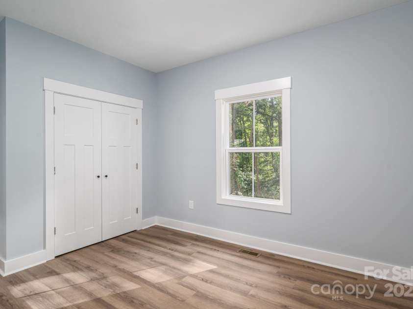 1452 7th Street, Newton, NC 28658.  MLS# CAR4287379, YatesRealty ID 29795. 