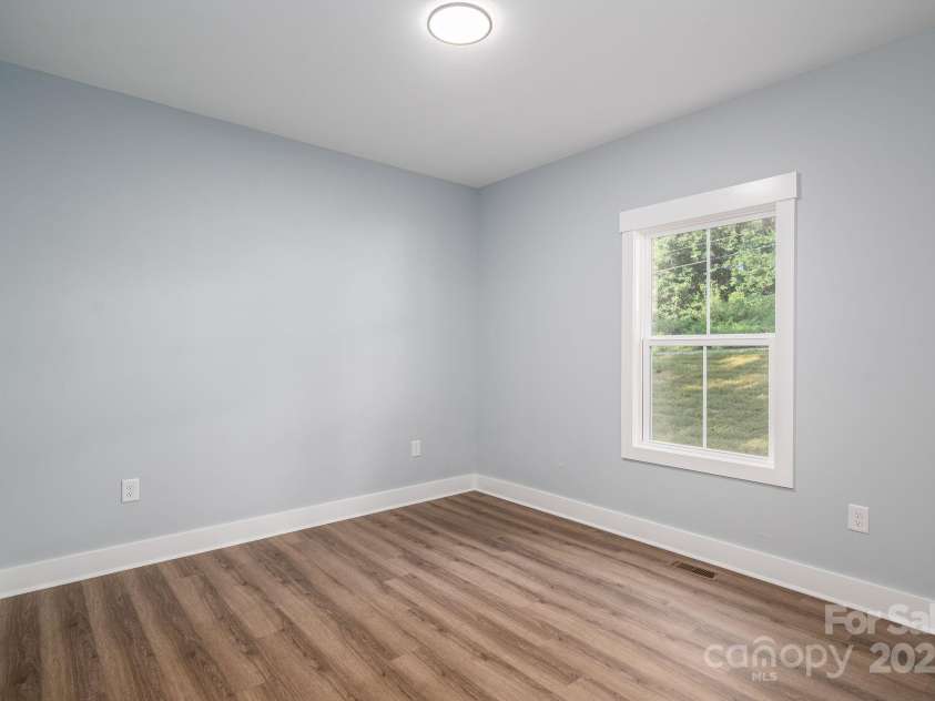 1452 7th Street, Newton, NC 28658.  MLS# CAR4287379, YatesRealty ID 29795. 