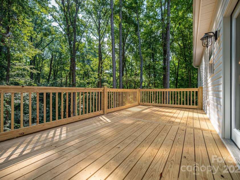 1452 7th Street, Newton, NC 28658.  MLS# CAR4287379, YatesRealty ID 29795. 