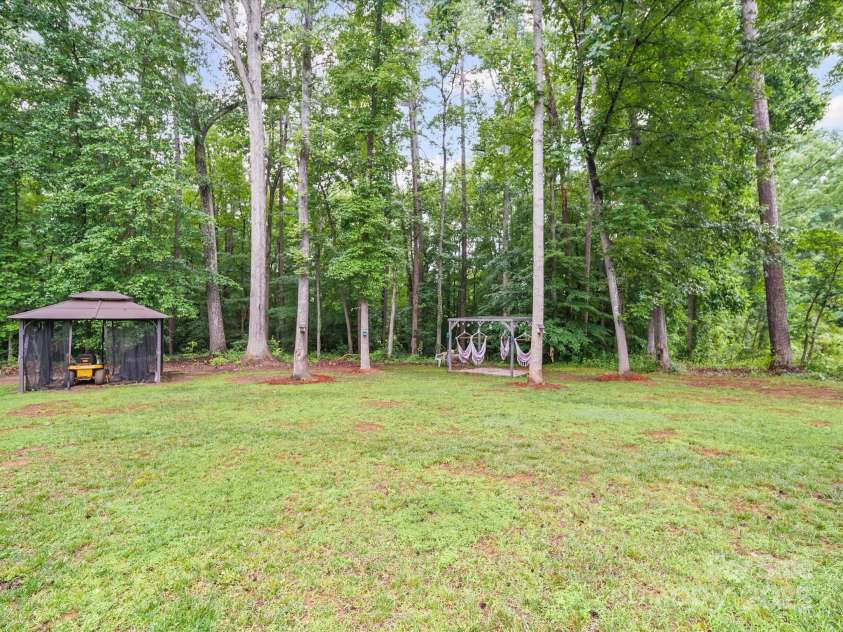 142 Hickory Road, Lexington, NC 27292.  MLS# CAR4269875, YatesRealty ID 29797. 