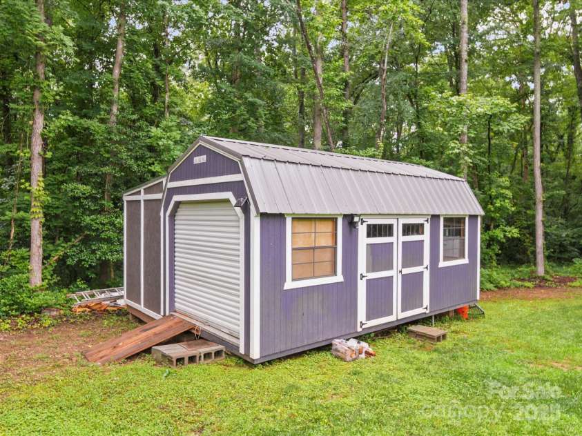 142 Hickory Road, Lexington, NC 27292.  MLS# CAR4269875, YatesRealty ID 29797. 