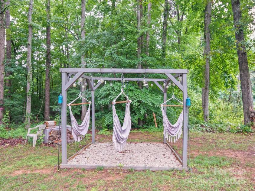 142 Hickory Road, Lexington, NC 27292.  MLS# CAR4269875, YatesRealty ID 29797. 