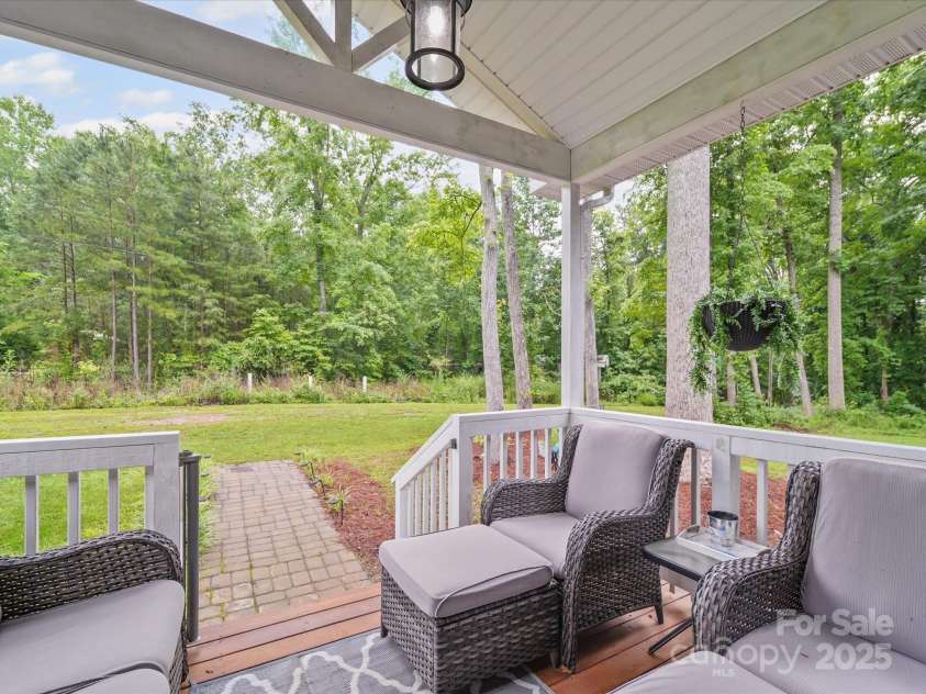 142 Hickory Road, Lexington, NC 27292.  MLS# CAR4269875, YatesRealty ID 29797. 