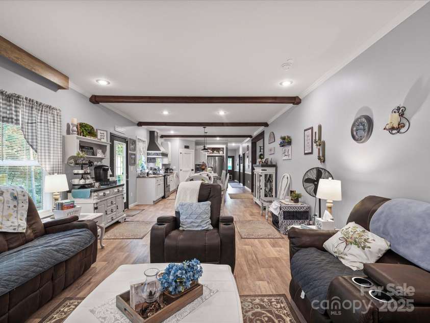 142 Hickory Road, Lexington, NC 27292.  MLS# CAR4269875, YatesRealty ID 29797. 