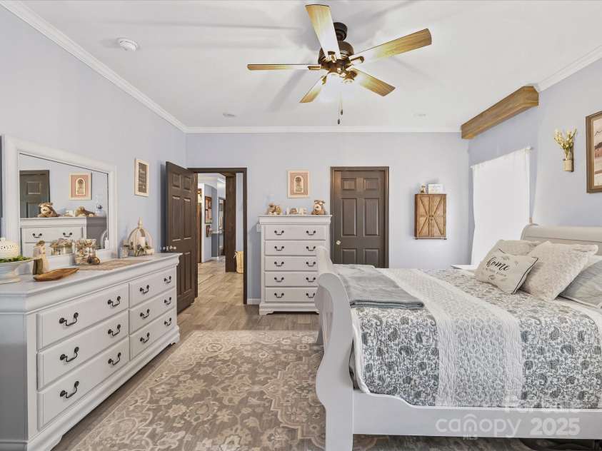 142 Hickory Road, Lexington, NC 27292.  MLS# CAR4269875, YatesRealty ID 29797. 