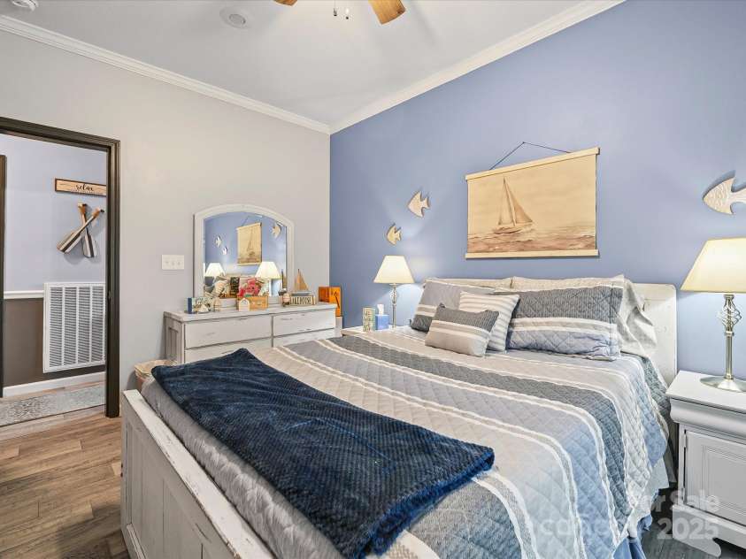 142 Hickory Road, Lexington, NC 27292.  MLS# CAR4269875, YatesRealty ID 29797. 