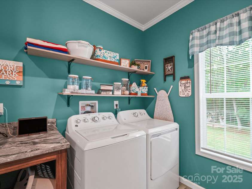 142 Hickory Road, Lexington, NC 27292.  MLS# CAR4269875, YatesRealty ID 29797. 