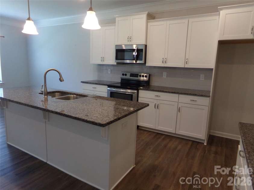 517 Ardsley Drive, Locust, NC 28097.  MLS# CAR4392653, YatesRealty ID 29798. Kitchen